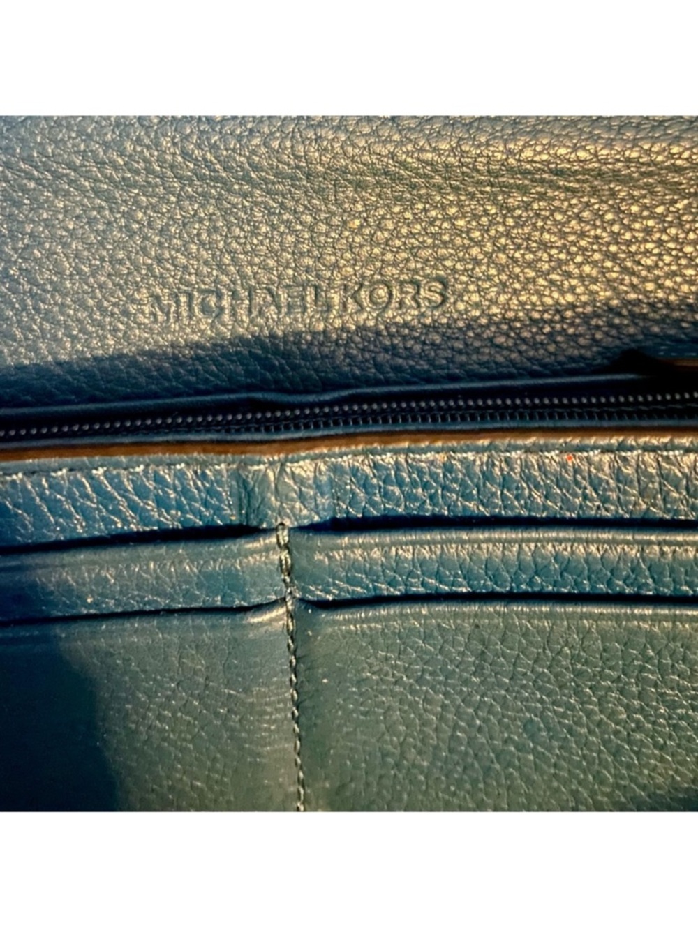 Michael Kors, Fulton Carryall Leather Flap Wallet with dust bag - Picture 6 of 7